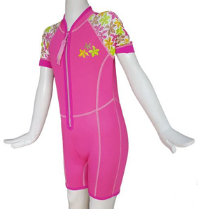 200-21As WA200-21 Thermal Swimsuit
Body - Neoprene
Sleeves - Nylon/spandex
Size: 4, 6, 8, 10, 12
Price: S$ 65.80
